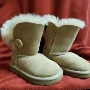 Ugg Bailey Button Toddler 6